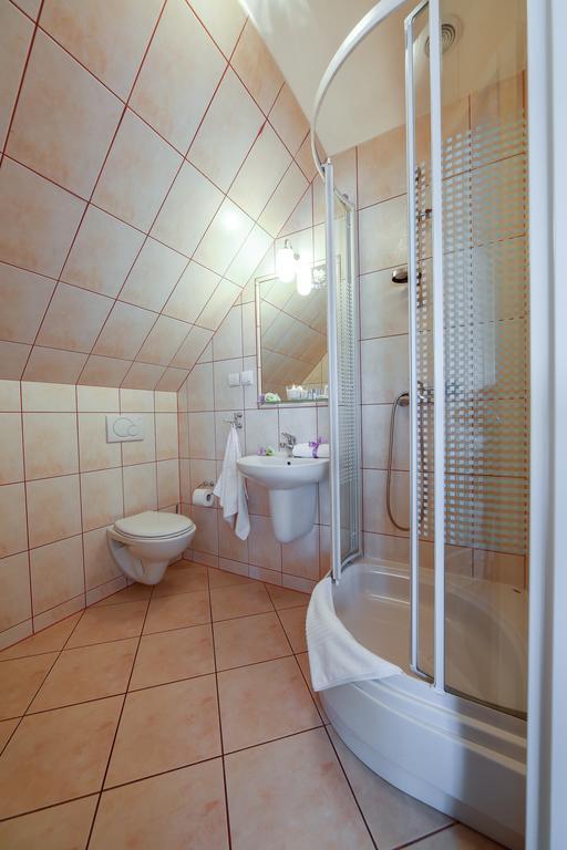 Zameczek Mysliwski Darz Bor Hotel Miloslaw Room photo